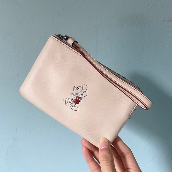 coach disney mickey mouse cream wristlet clutch cartoon white leather red - Picture 1 of 7